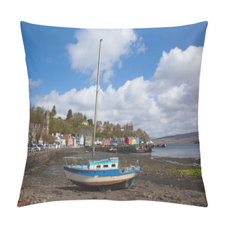 Personality  Tobermory West Coast Of Scotland On Isle Of Mull Scottish Inner Hebrides With Sailing Boat And Harbour Pillow Covers