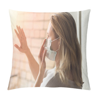 Personality  Social Distancing And Self-Isolation In Quarantine Of Covid-19 T Pillow Covers