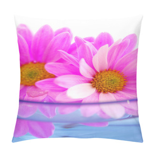 Personality  Pink Flowers Close Up Floating In Water Pillow Covers