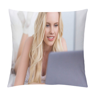 Personality  Attractive Smiling Blonde Girl Using Laptop While Lying On Bed Pillow Covers