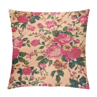 Personality  Blooming Red Roses On The Wall Of Wallpaper Designs. Pillow Covers