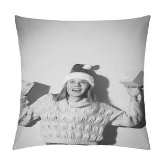 Personality  Black And White Photography Of Exciting Pretty Girl In Santa Hat With Gifts Pillow Covers