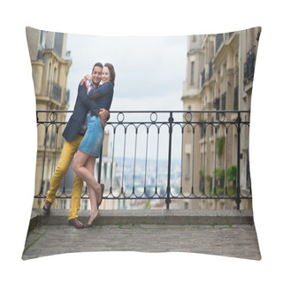 Personality Cheerful Couple On Montmartre, Paris Pillow Covers