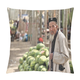 Personality  Hotan, China-October 4, 2017: Uyghurs Are A Turkic People Living Mainly In The Xinjiang Uyghur Autonomous Region. Thoughtful White-bearded Old Man Comes To A Watermelon Stand In The Livestock Market. Pillow Covers