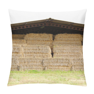Personality  Straw Bales Under The Roof Pillow Covers