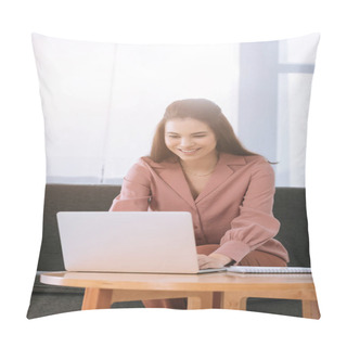 Personality  Beautiful Smiling Businesswoman Ordering Delivery With Laptop At Table Pillow Covers