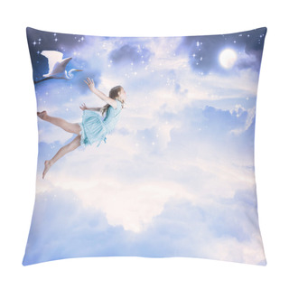Personality  Little Girl Flying Into The Blue Night Sky Pillow Covers