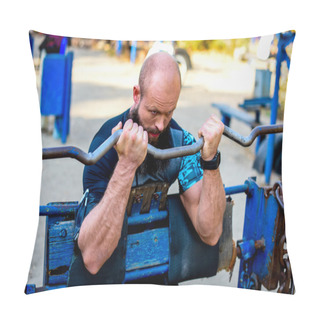 Personality  Muscular Man Doing Weightlifting Exercises Pillow Covers
