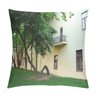 Personality  Crooked Tree Pillow Covers