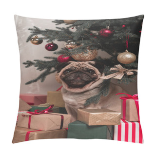 Personality  Pug Sitting Under Christmas Tree Pillow Covers