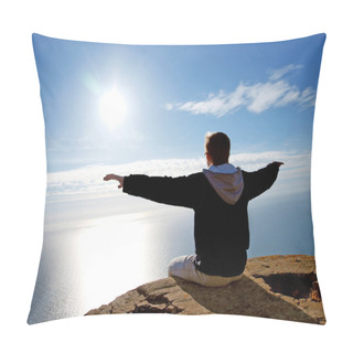 Personality  Sitting On Breakaway Pillow Covers