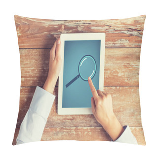 Personality  Close Up Of Male Hands With Magnifier On Tablet Pc Pillow Covers