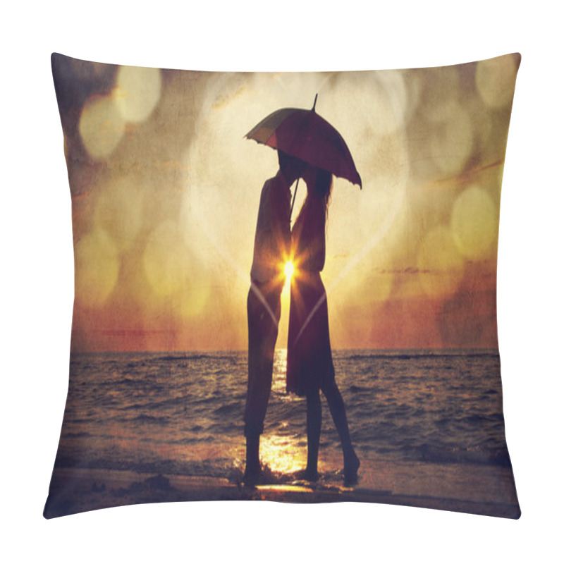 Personality  Couple Kissing Under Umbrella At The Beach In Sunset. Photo In O Pillow Covers