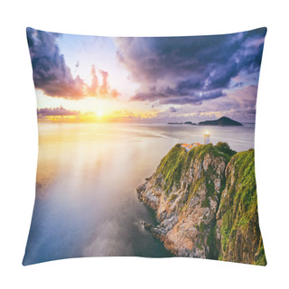 Personality  Hong Kong Lighthouse During Sunrise Pillow Covers