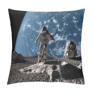 Personality  The Astronaut On A Background Of A Planet Pillow Covers