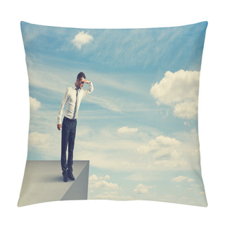 Personality  Man Standing On The Edge And Looking Down Pillow Covers