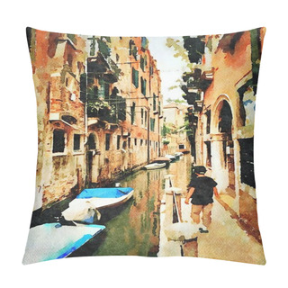 Personality  A Glimpse Of The Small Canals With Boats Between The Historic Buildings In The Center Of Venice Pillow Covers