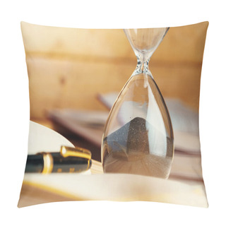 Personality  Sandglass Clock Close Up On A Table Pillow Covers