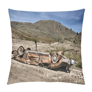 Personality  Crashed, Rusty Car In Desert. Photo Taken Near Kamloops, British Columbia, Canada (North America). Pillow Covers
