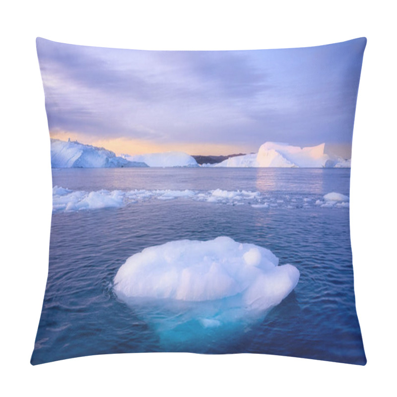 Personality  Greenland Ilulissat glaciers at ocean at polar night pillow covers