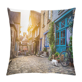 Personality  Old Town In Europe At Sunset With Retro Vintage Instagram Style Filter Effect Pillow Covers