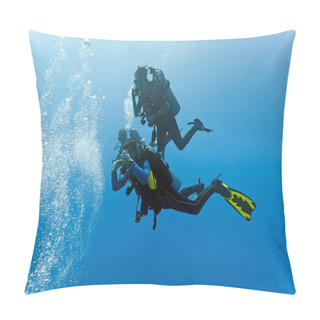 Personality  Divers In The Blue Sea Pillow Covers