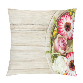 Personality  Arangement With Roses And Gerberas Flowers In The Glass Bowl Wit Pillow Covers