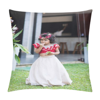 Personality  Sri Lankan Child In Traditional Dress Pillow Covers
