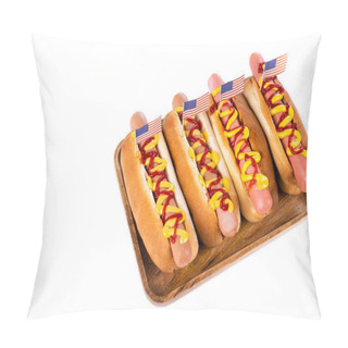 Personality  Delicious Hot Dogs With Small Usa Flags On Wooden Tray Isolated On White Pillow Covers