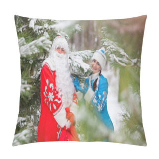 Personality  Russian Christmas Characters: Ded Moroz (Father Frost) And Snegurochka (Snow Maiden) With Gifts Bag Pillow Covers