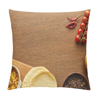 Personality  Top View Of Fresh Tortillas With Minced Meat And Vegetables On Wooden Background Pillow Covers