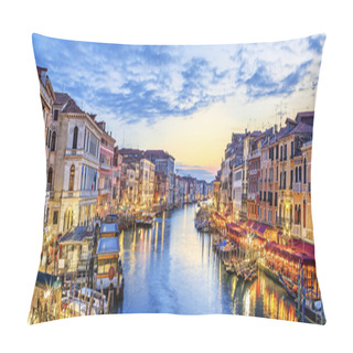 Personality  Panoramic View Of Famous Grand Canal Pillow Covers