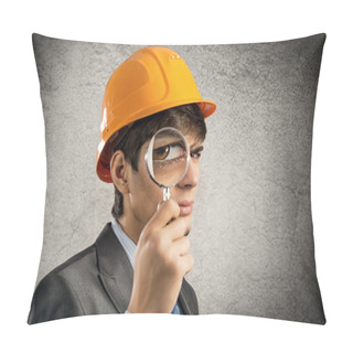 Personality  Man Looking Through Magnifying Glass Pillow Covers