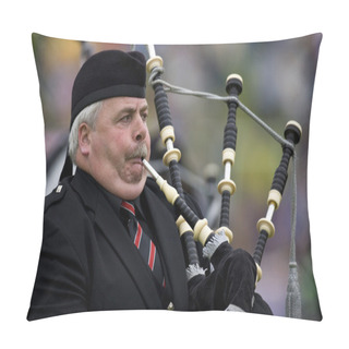 Personality  Piper At The Cowal Gathering - Scotland Pillow Covers