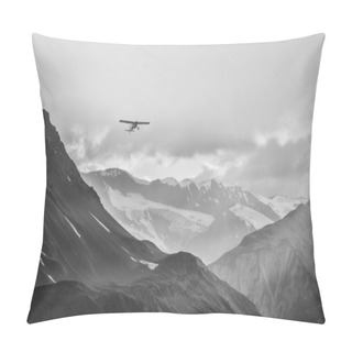 Personality  Small Plane In Big Mountains Pillow Covers
