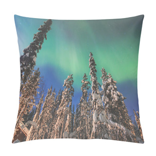 Personality  Beautiful Picture Of Massive Multicoloured Green Vibrant Aurora Borealis Pillow Covers