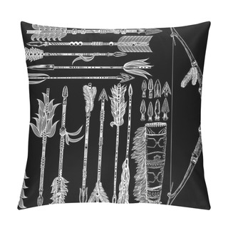 Personality  Set Of Ethnic Boho Arrows With Feathers And Bow.  Pillow Covers