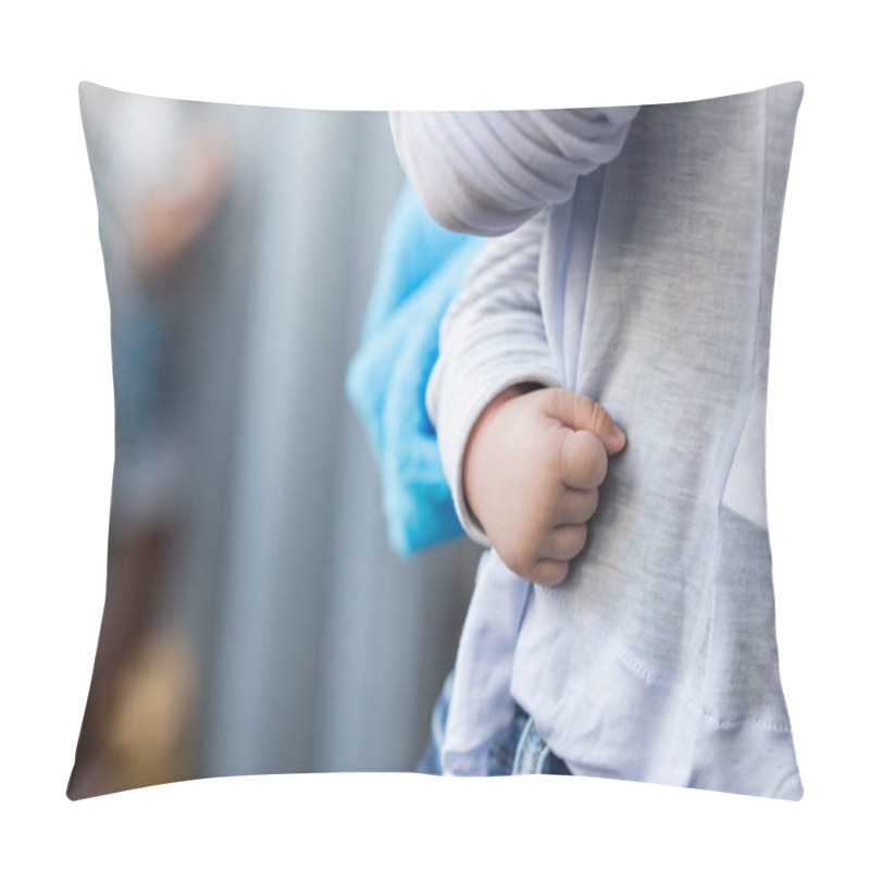 Personality  mother holding baby pillow covers