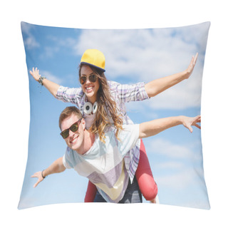 Personality  Smiling Teenagers In Sunglasses Having Fun Outside Pillow Covers