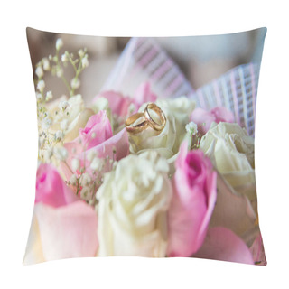 Personality  Wedding Bouquet Of The Bride With Wedding Rings. Soft Pink And Beige Tea Roses Are Gathered In A Romantic Bouquet Pillow Covers