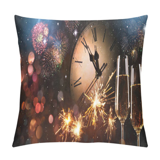 Personality  New Years Eve Celebration Background Pillow Covers