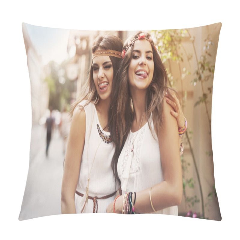 Personality  Hippie female friends pillow covers