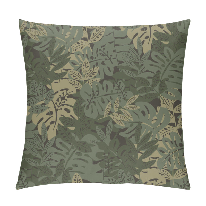 Personality  Seamless camouflage pattern with tropical leaves pillow covers