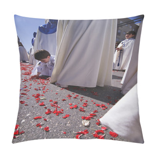Personality  Child Holding The Ground Rose Petals During A Holy Week Procession Pillow Covers