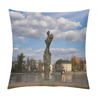 Personality  WROCLAW, POLAND - APRIL 18, 2022: Monument To Victims Of Flood On Embankment At Daytime   Pillow Covers