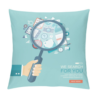 Personality  Search Engine Flat Illustration With Magnifying Glass Pillow Covers