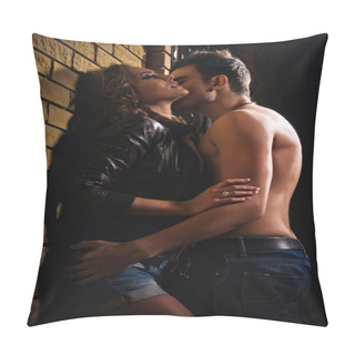 Personality  Guy Kissing His Girlfriend Against A Wall At Home Pillow Covers