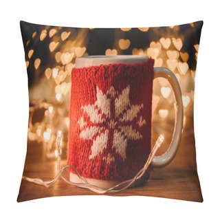 Personality  Close Up View Of Cup Of Hot Drink And Garland On Wooden Tabletop With Hearts Bokeh Lights Background Pillow Covers