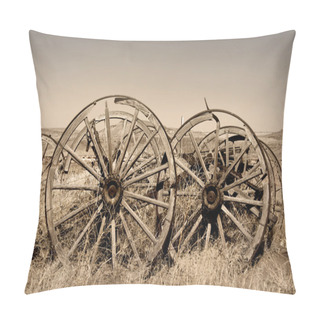 Personality  Old Trail Town Pillow Covers