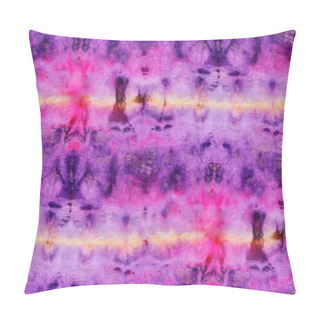 Personality  Seamless Tie-dye Pattern Of Purple And Pink  Color On White Silk. Hand Painting Fabrics - Nodular Batik. Shibori Dyeing.  Pillow Covers